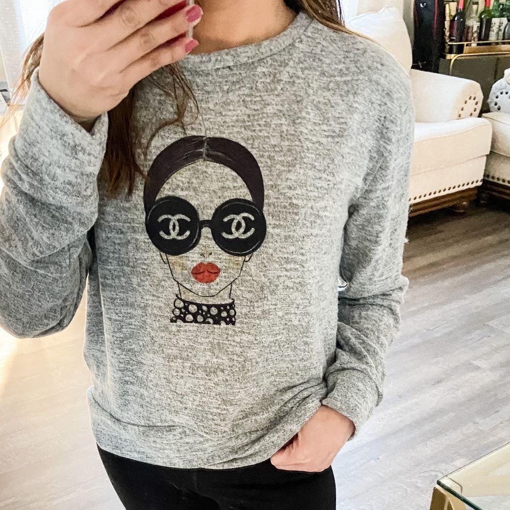 Fashion sweater